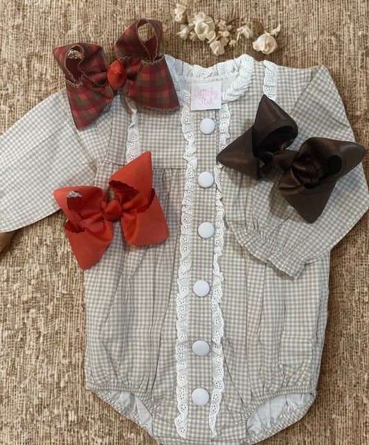 How to Style Hair Bows for Fall Family Photos
